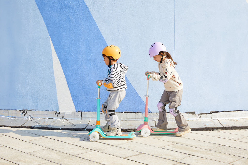 What should kids pay attention to when riding kick scooter?